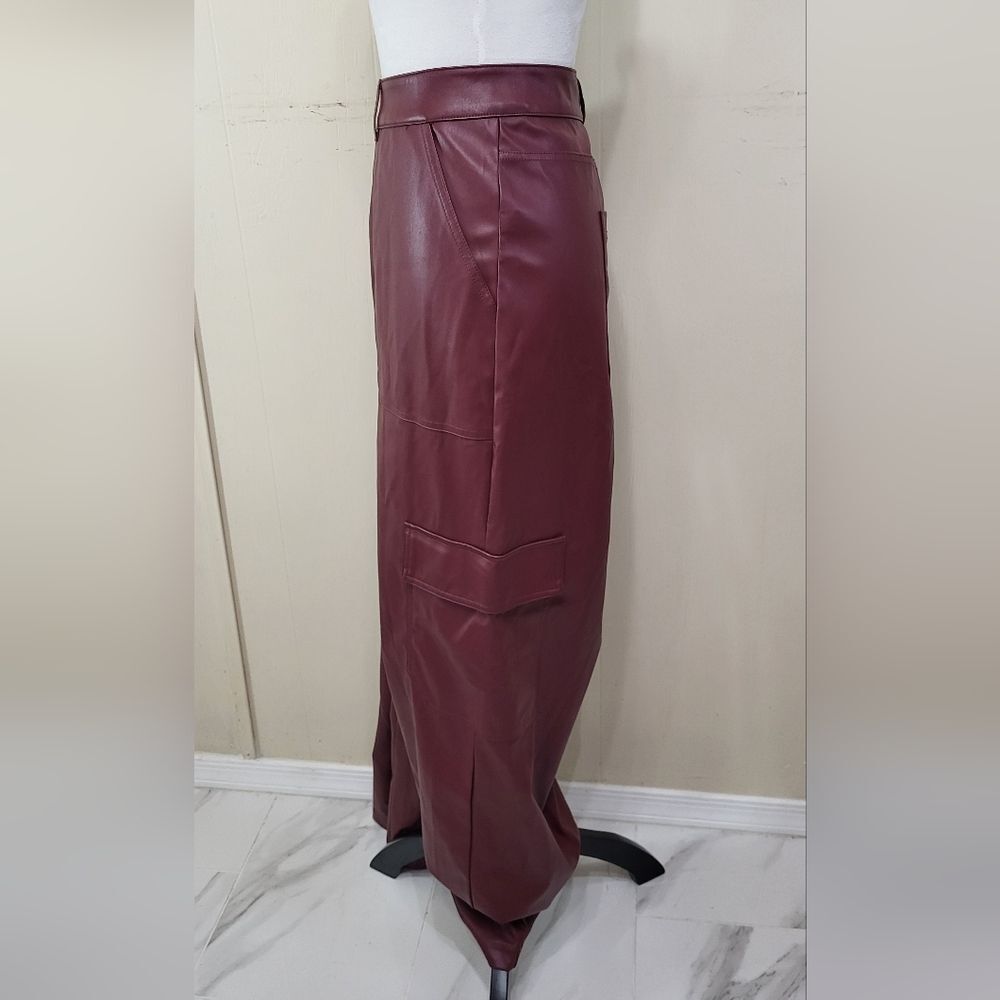 Wild Fable Women's NWT Burgundy High-Rise Faux Leather Straight Cargo Pants 2X - Picture 5 of 8